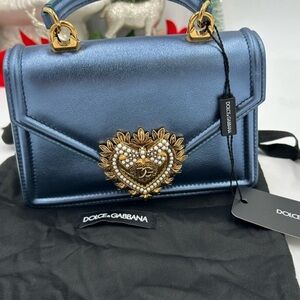 Dolce & Gabbana small Devotion tip handle bag in Metallic blue !